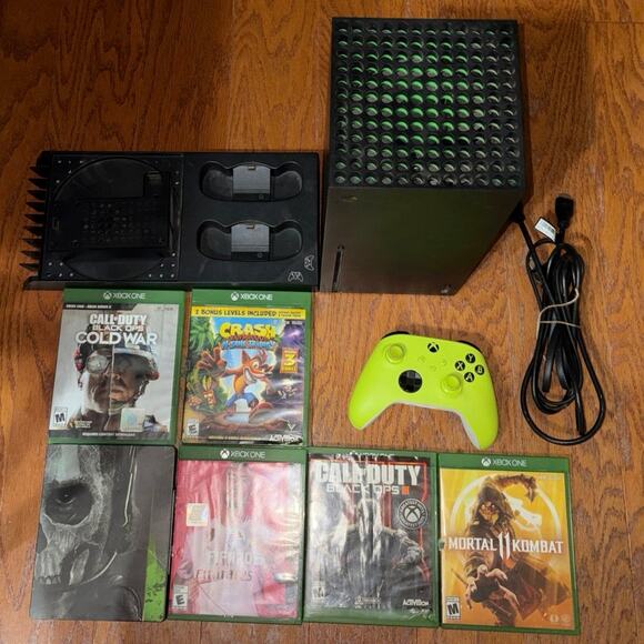 Xbox Series x Console Black,1TB,Controller,HDMI, Power Cord,Games,Charging Dock - Picture 1 of 6